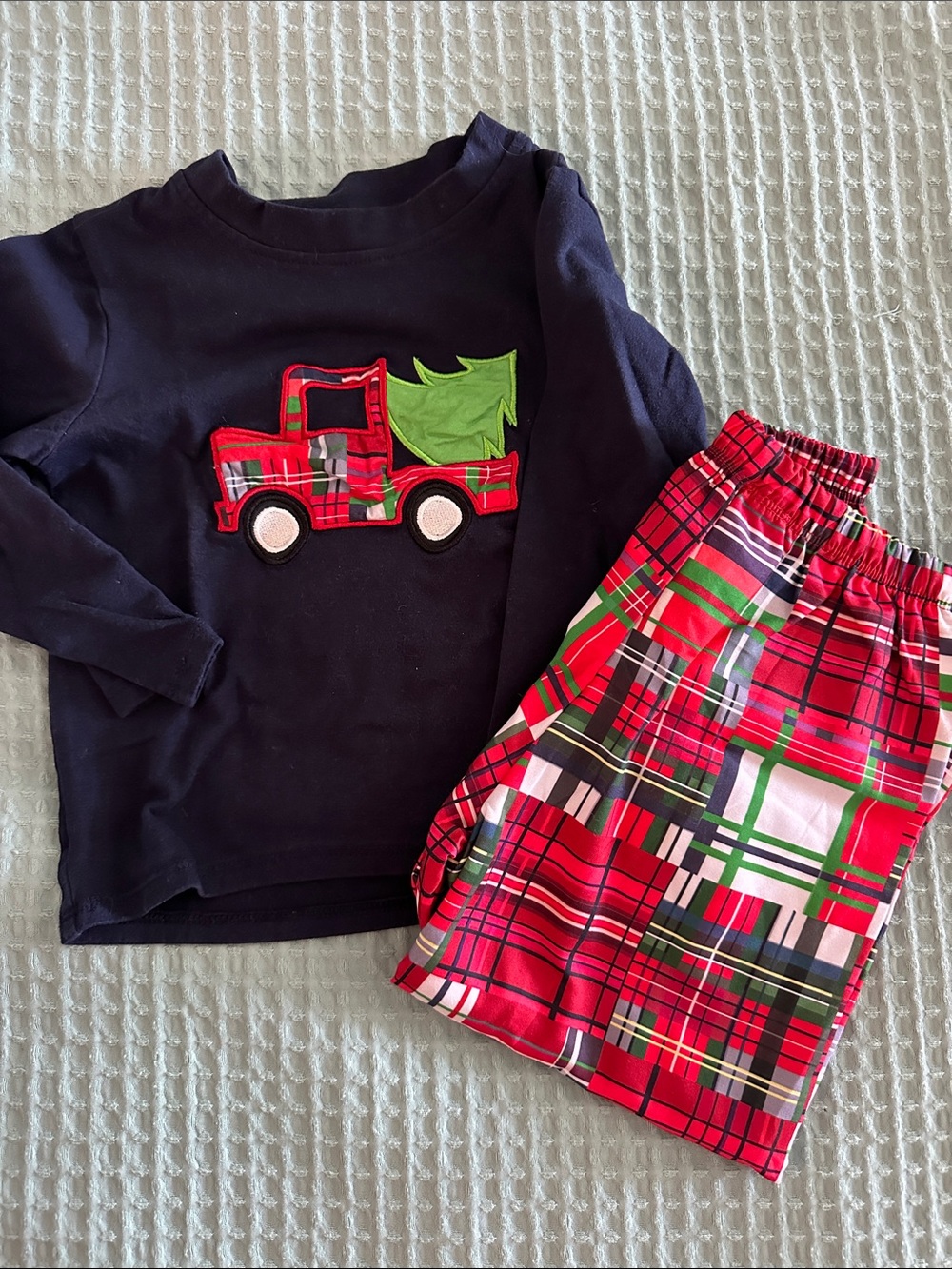 Christmas truck appliqué matching set (3t-4t)